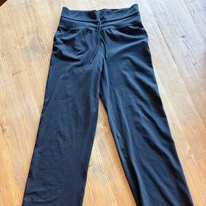 Vuori Daily Wide Leg - Size Medium - Black